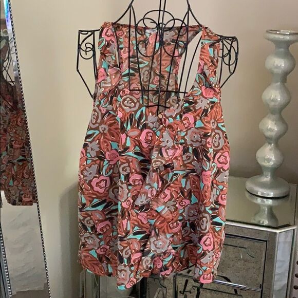 I LOVE H81 Ruffle front floral tank size M - Picture 3 of 7